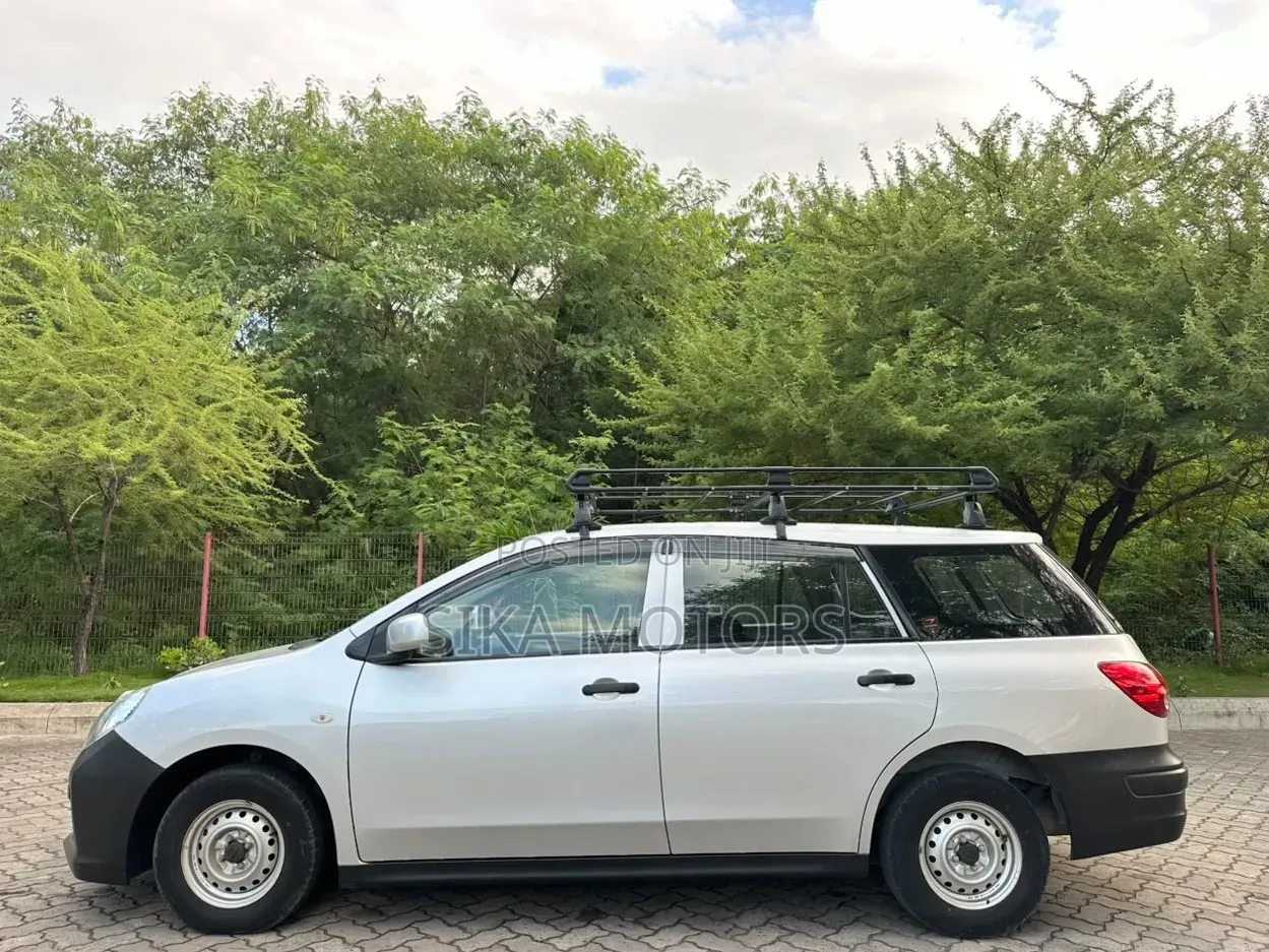 Nissan Advan 2017 Silver