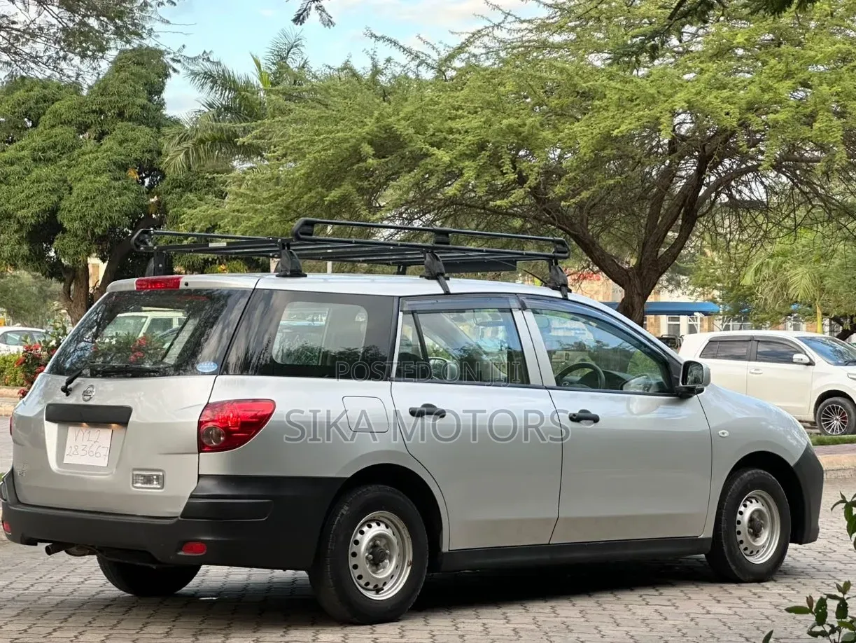 Nissan Advan 2017 Silver