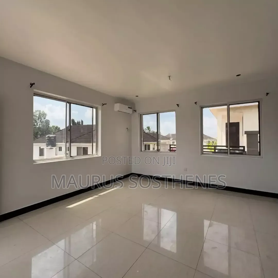 3bdrm House in Goba for sale