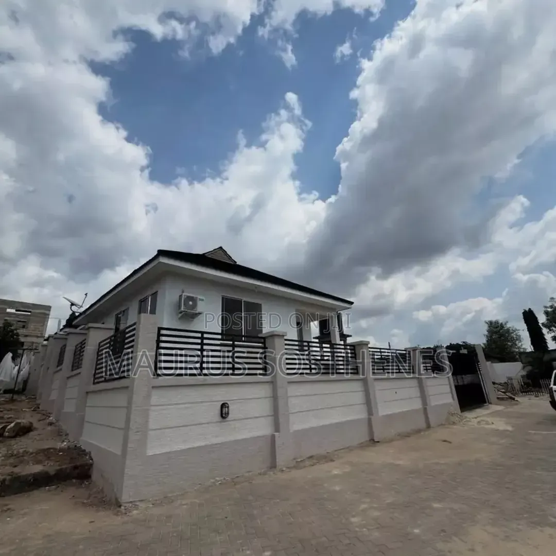 3bdrm House in Goba for sale