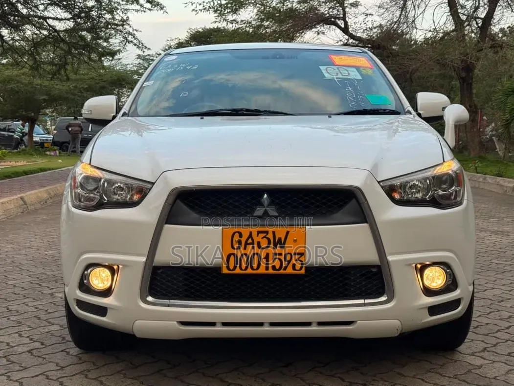 Mitsubishi RVR 2010 White