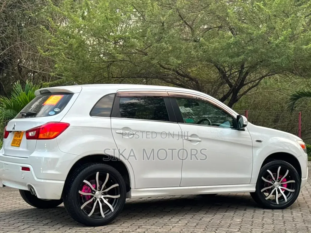 Mitsubishi RVR 2010 White