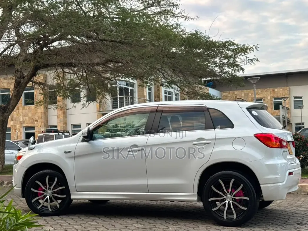 Mitsubishi RVR 2010 White