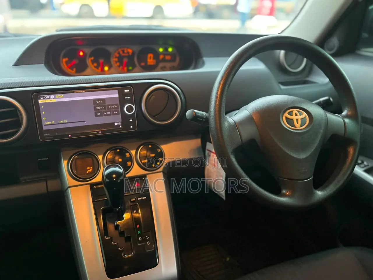 Toyota Corolla Rumion Hatchback 1.5 FWD 2010 White