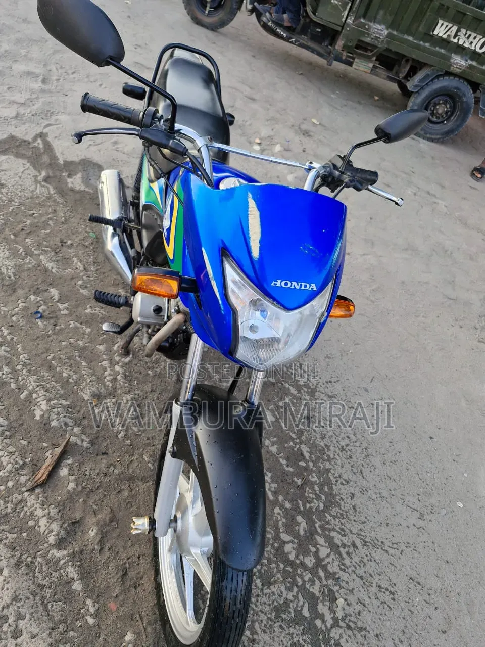 Honda CB 2025 Blue