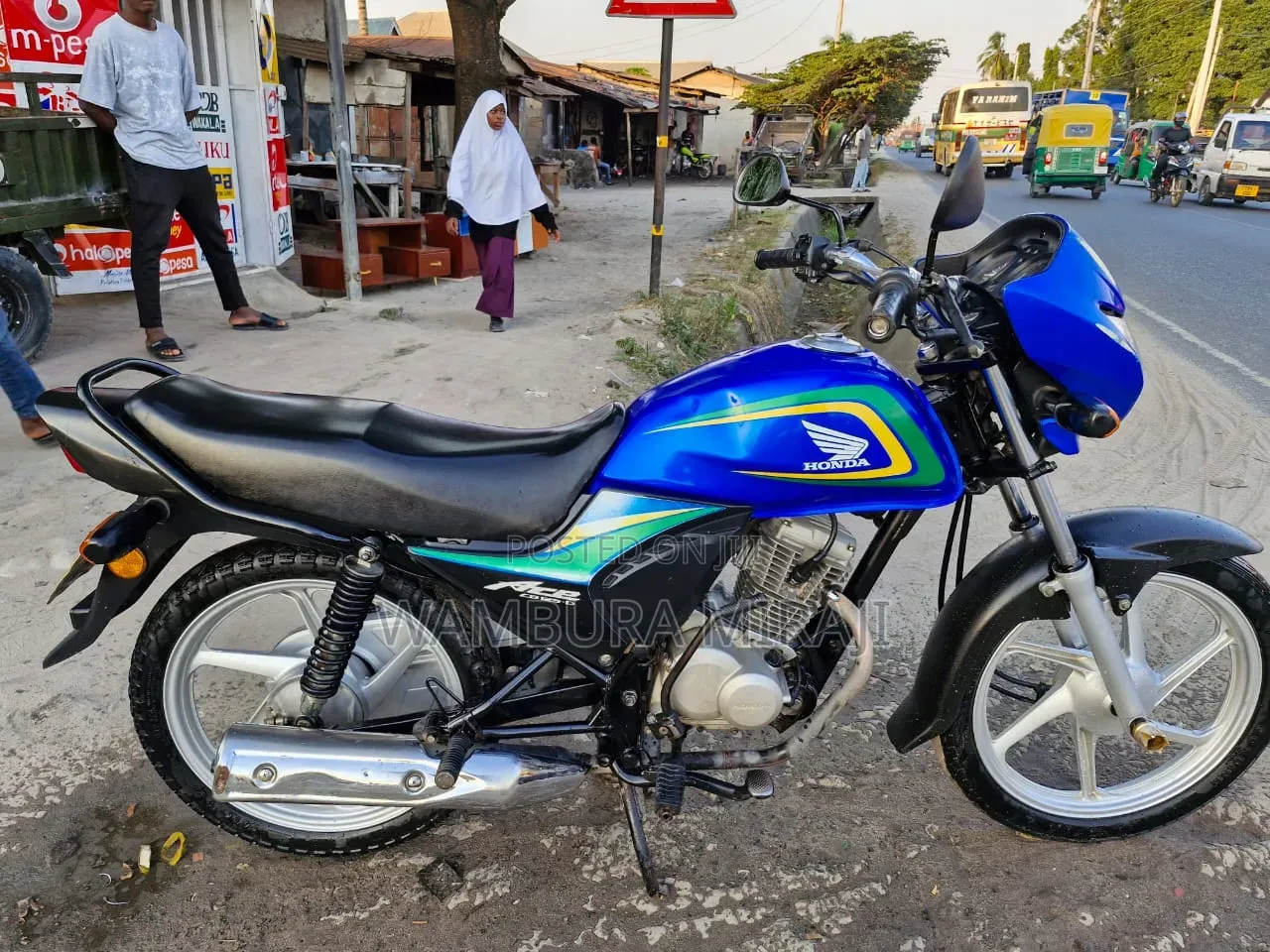 Honda CB 2025 Blue