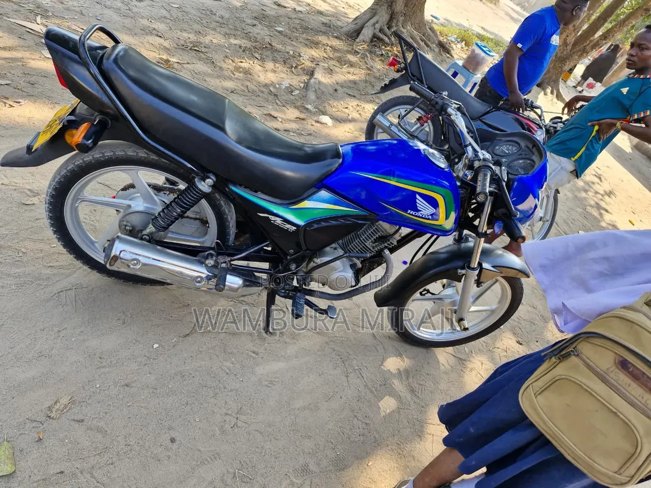Honda CB 2025 Blue