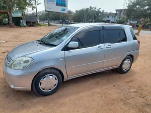 Toyota Raum 2003 Silver