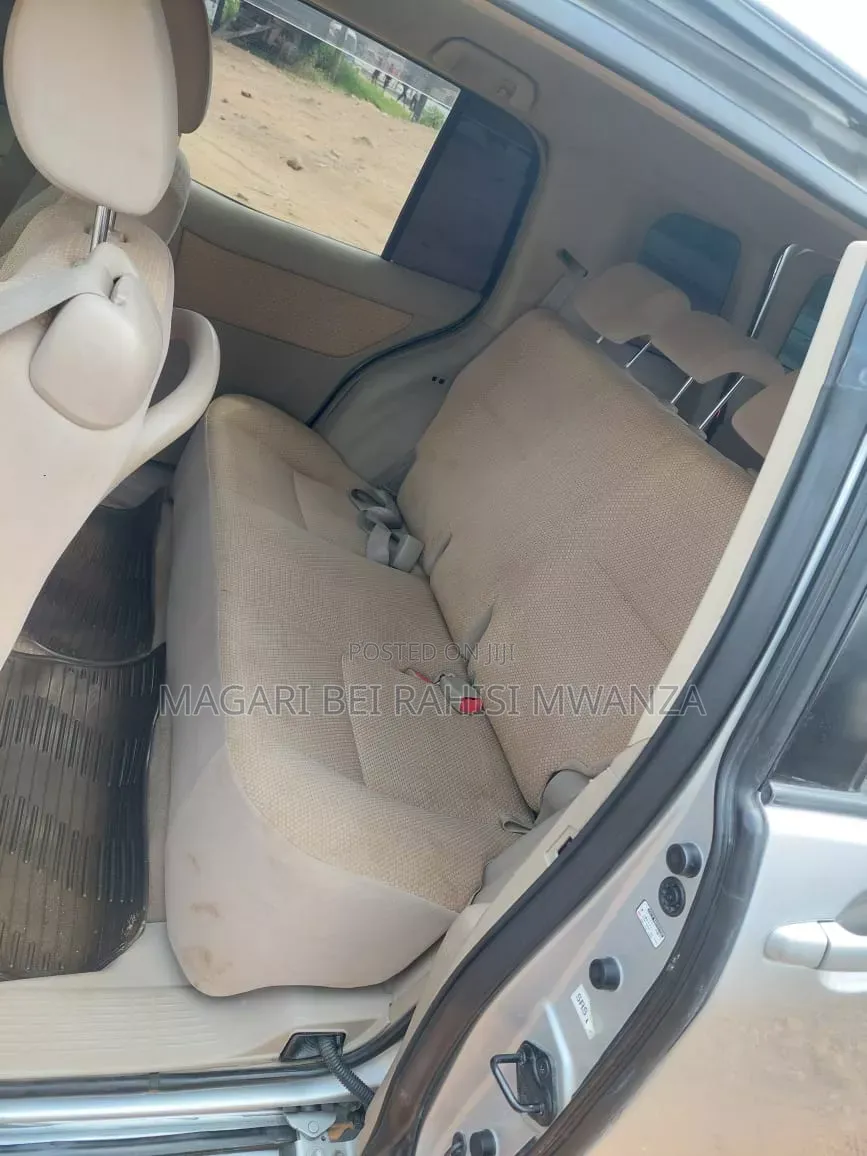 Toyota Raum 2003 Silver