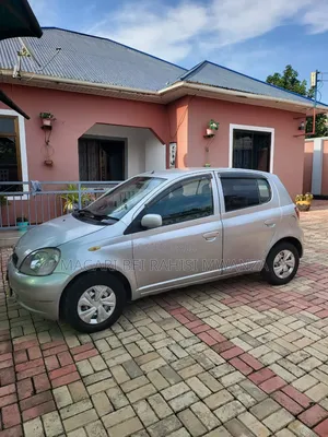 Toyota Vitz 2003 Silver