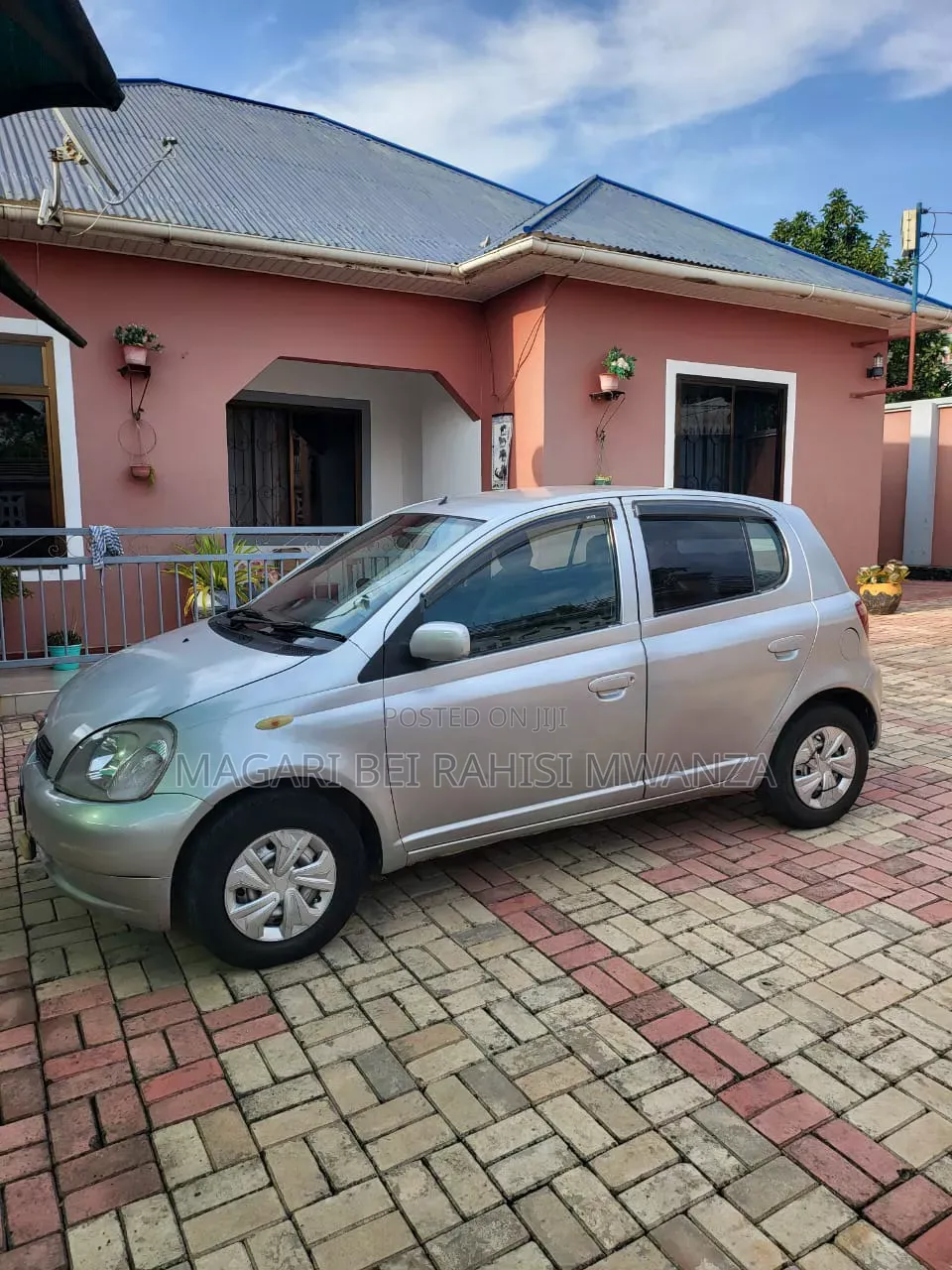 Toyota Vitz 2003 Silver