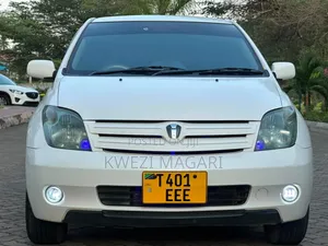 Toyota IST 2005 White