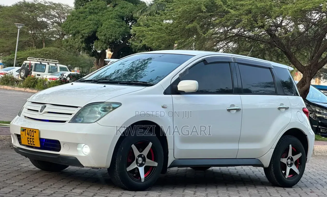 Toyota IST 2005 White