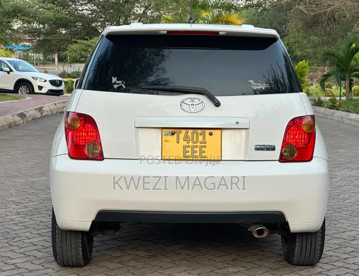 Toyota IST 2005 White