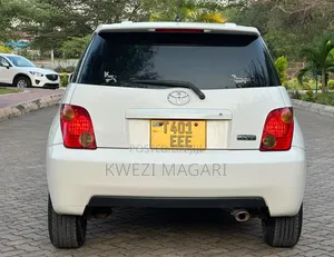 Toyota IST 2005 White