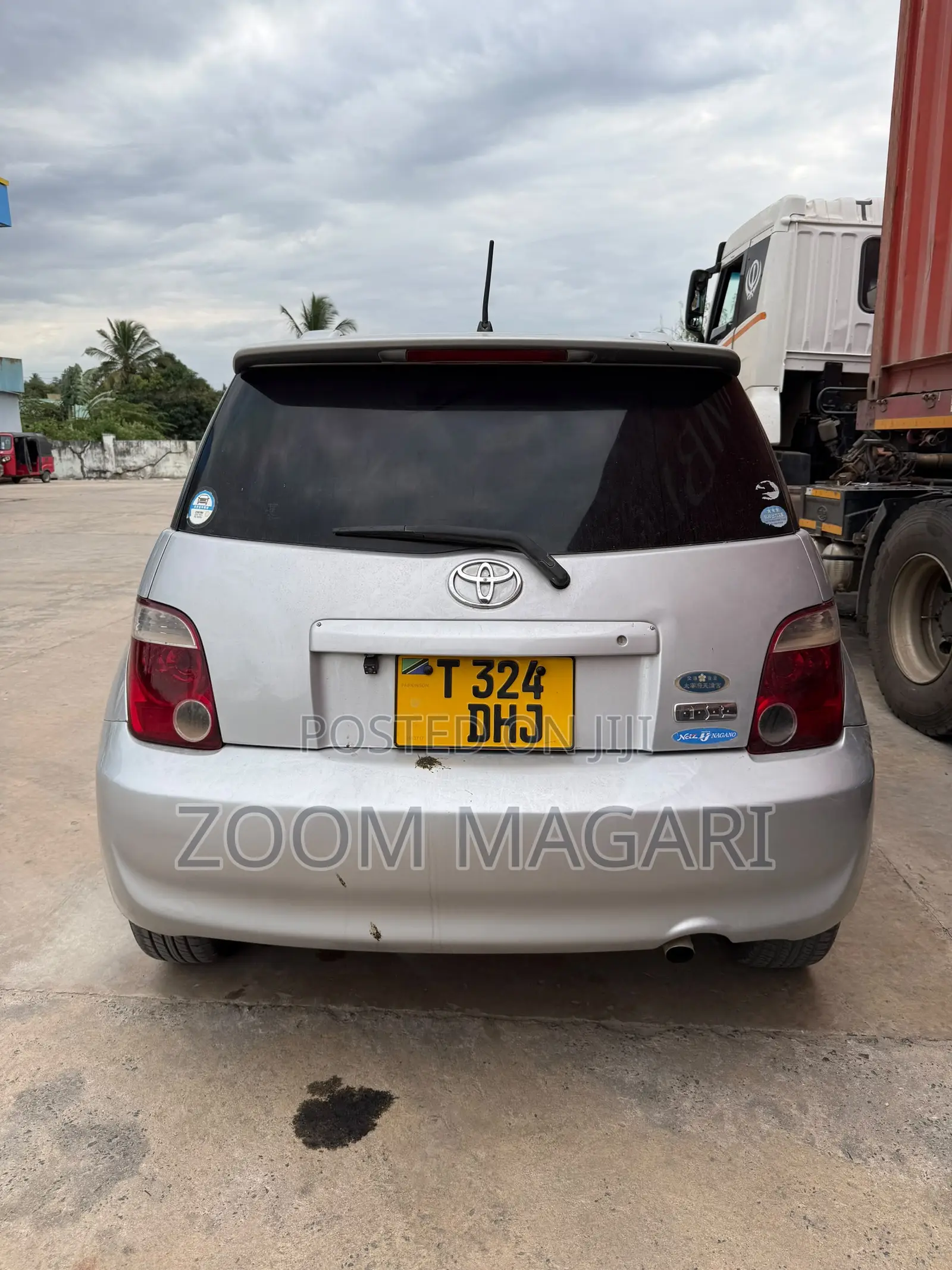 Toyota IST 2002 Silver