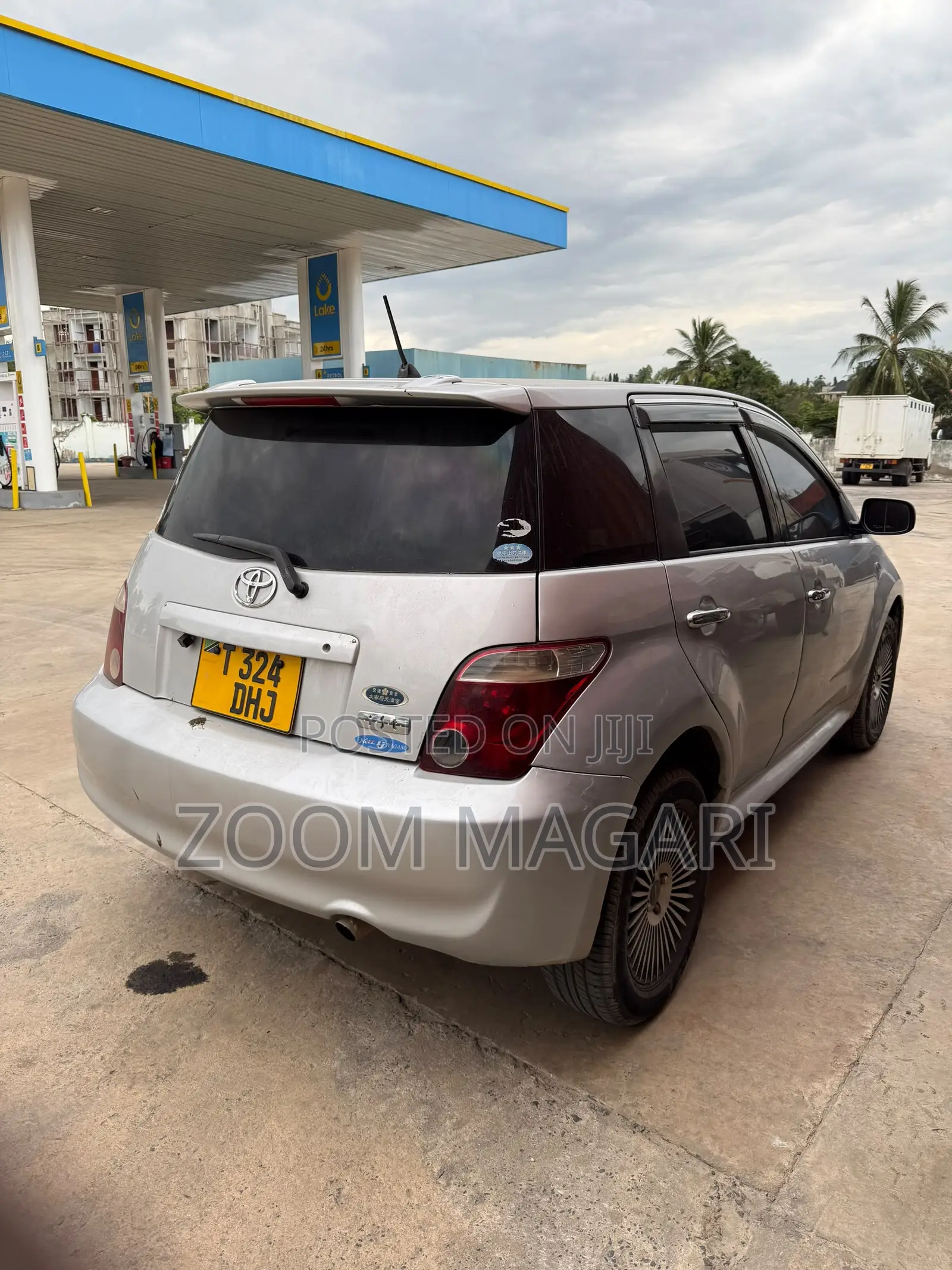 Toyota IST 2002 Silver