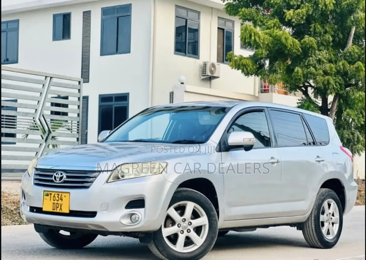 Toyota Vanguard 2010 Silver