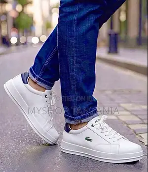 Casual Sneakers White