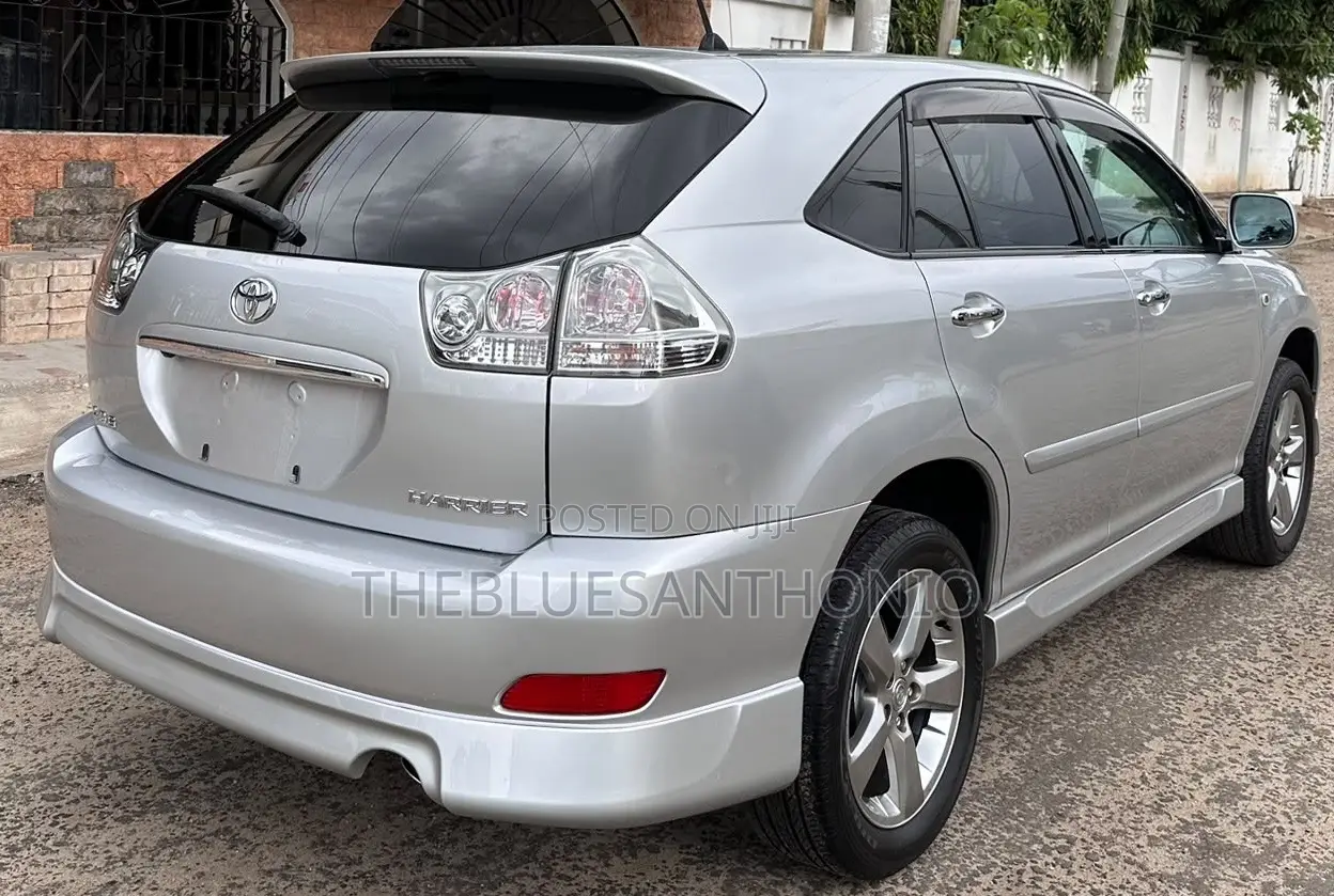 Toyota Harrier 2010 Silver
