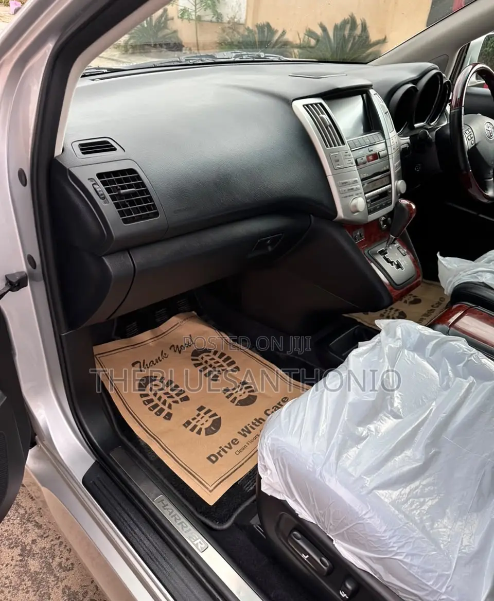 Toyota Harrier 2010 Silver