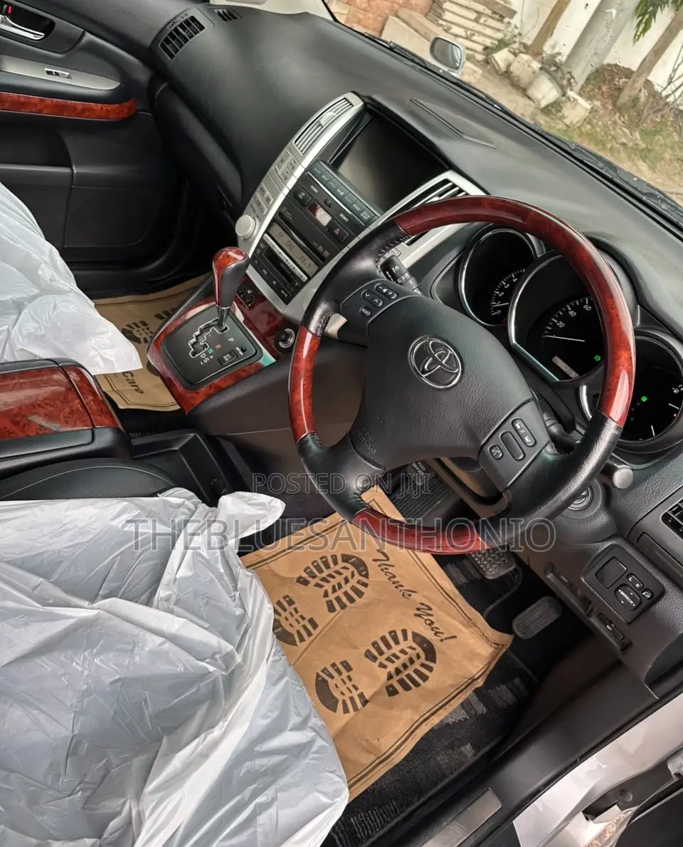 Toyota Harrier 2010 Silver