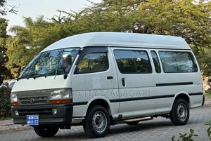 Toyota HiAce 2003 White