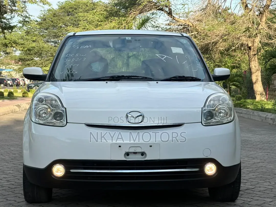 Mazda Verisa 2013 White