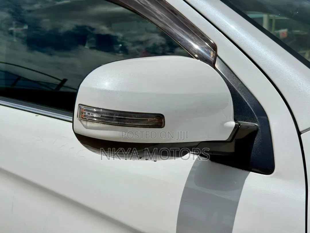 Mercedes-Benz C200 2015 Pearl