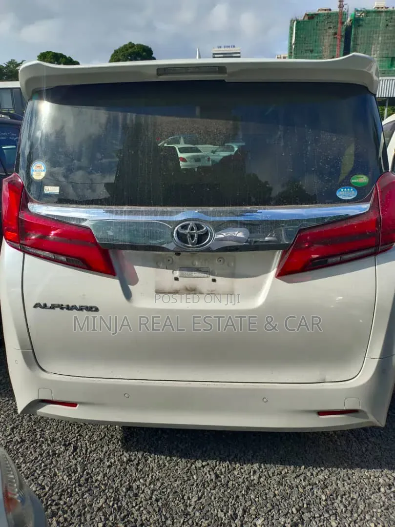 Toyota Alphard 2019 White