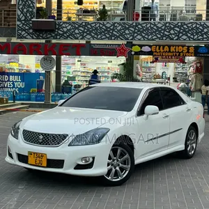 Toyota Crown 2010 White
