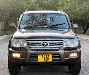 Toyota Land Cruiser 2001 Gray