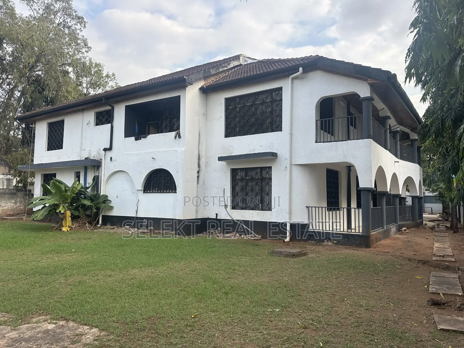 7bdrm House in Mikocheni for rent