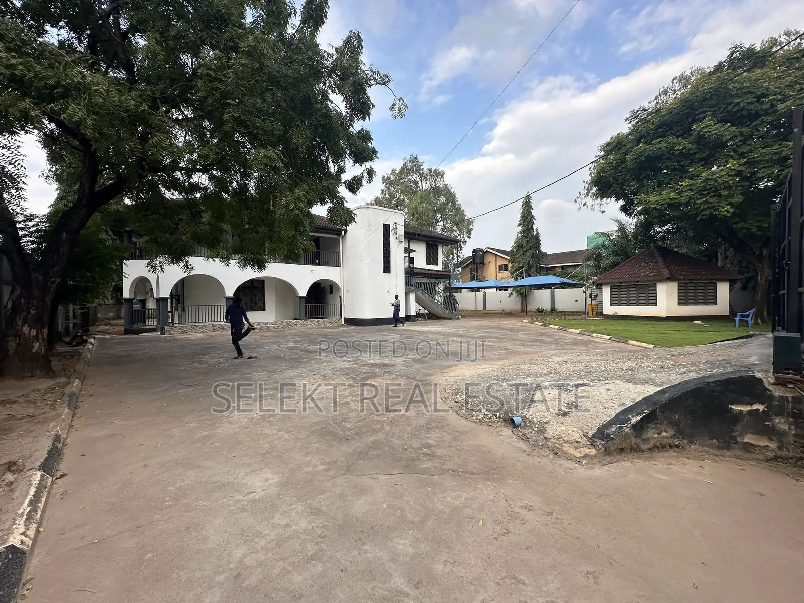 7bdrm House in Mikocheni for rent