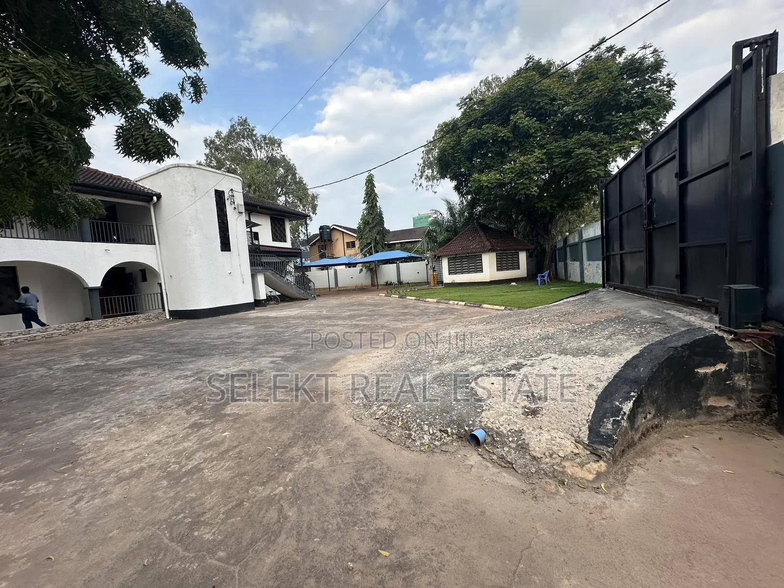 7bdrm House in Mikocheni for rent