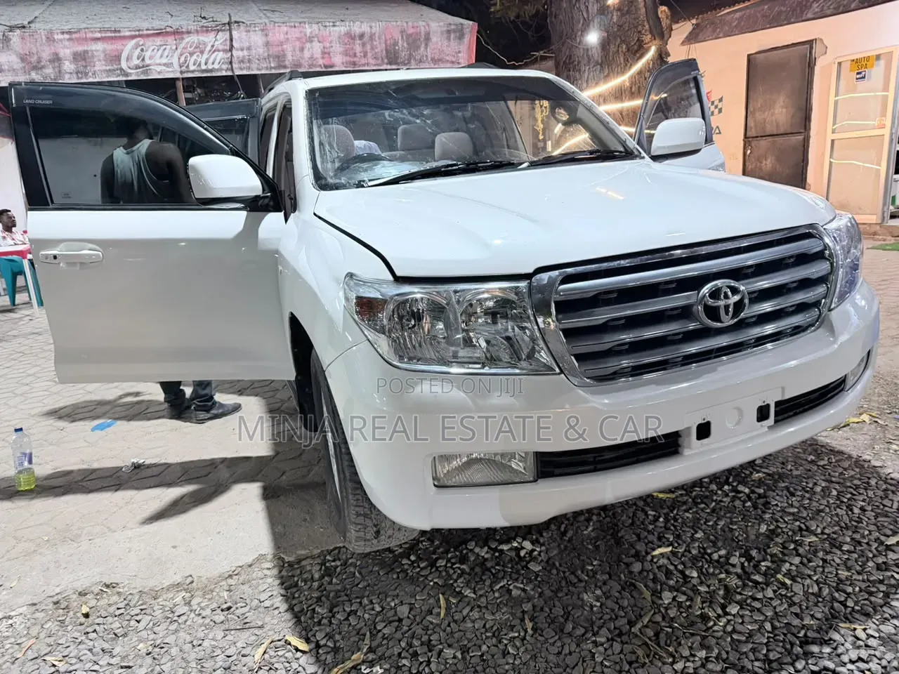 Toyota Land Cruiser 2010 White