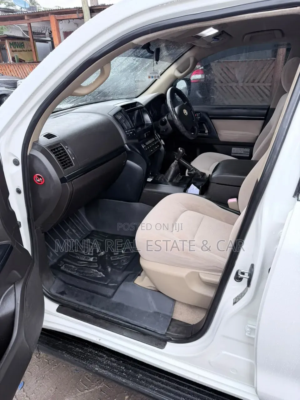 Toyota Land Cruiser 2010 White