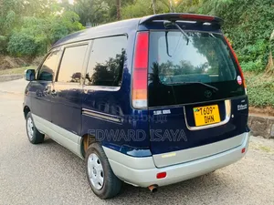 Toyota Noah 2002 Blue