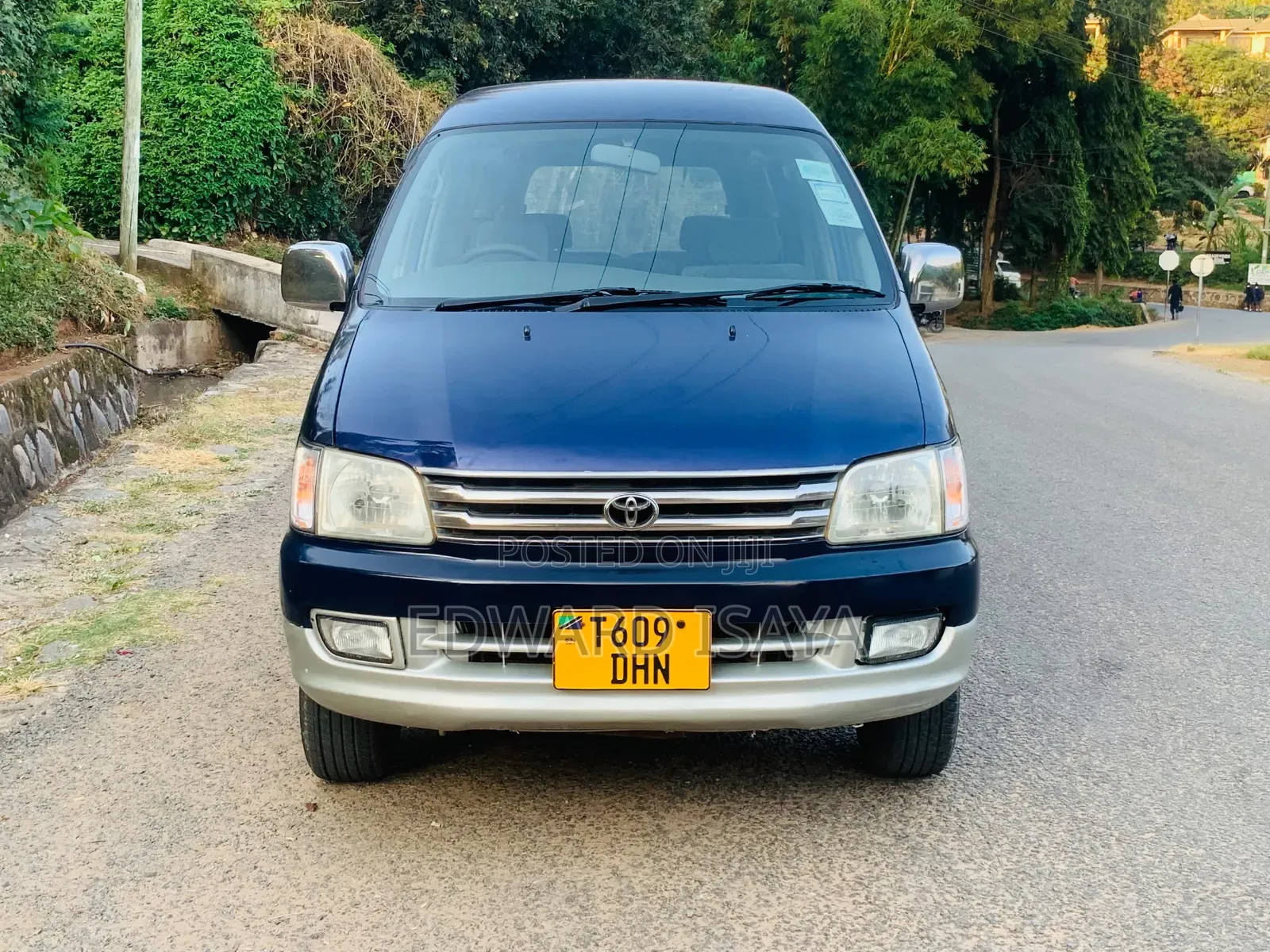 Toyota Noah 2002 Blue