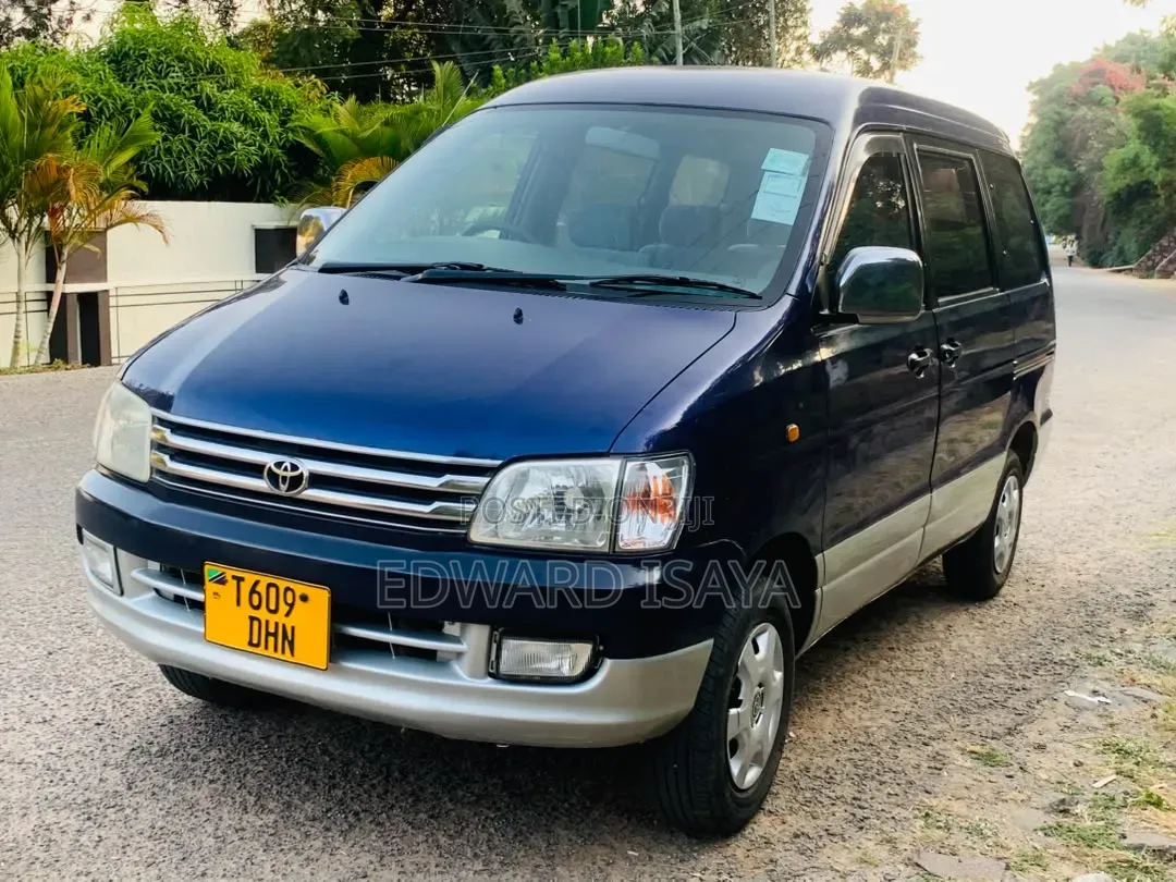 Toyota Noah 2002 Blue