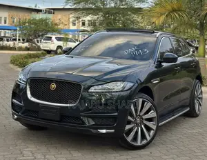 Jaguar F-Pace 2017 Green