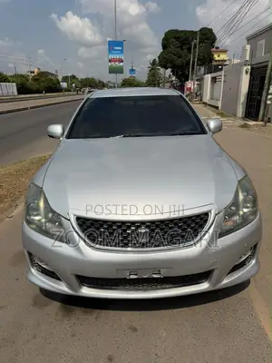 Toyota Crown 2011 Silver