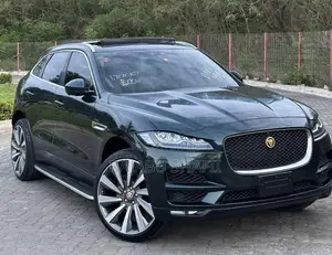 Jaguar F-Pace 2017 Green