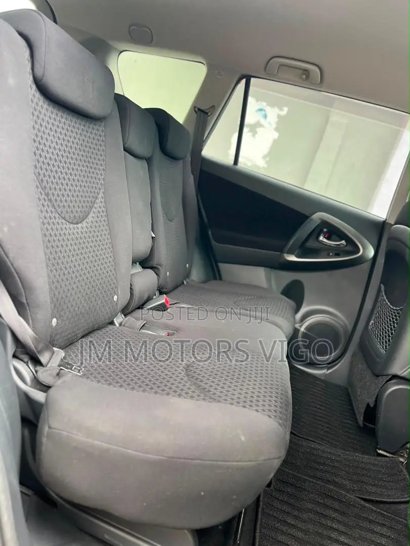 Toyota Vanguard 2011 Burgundy