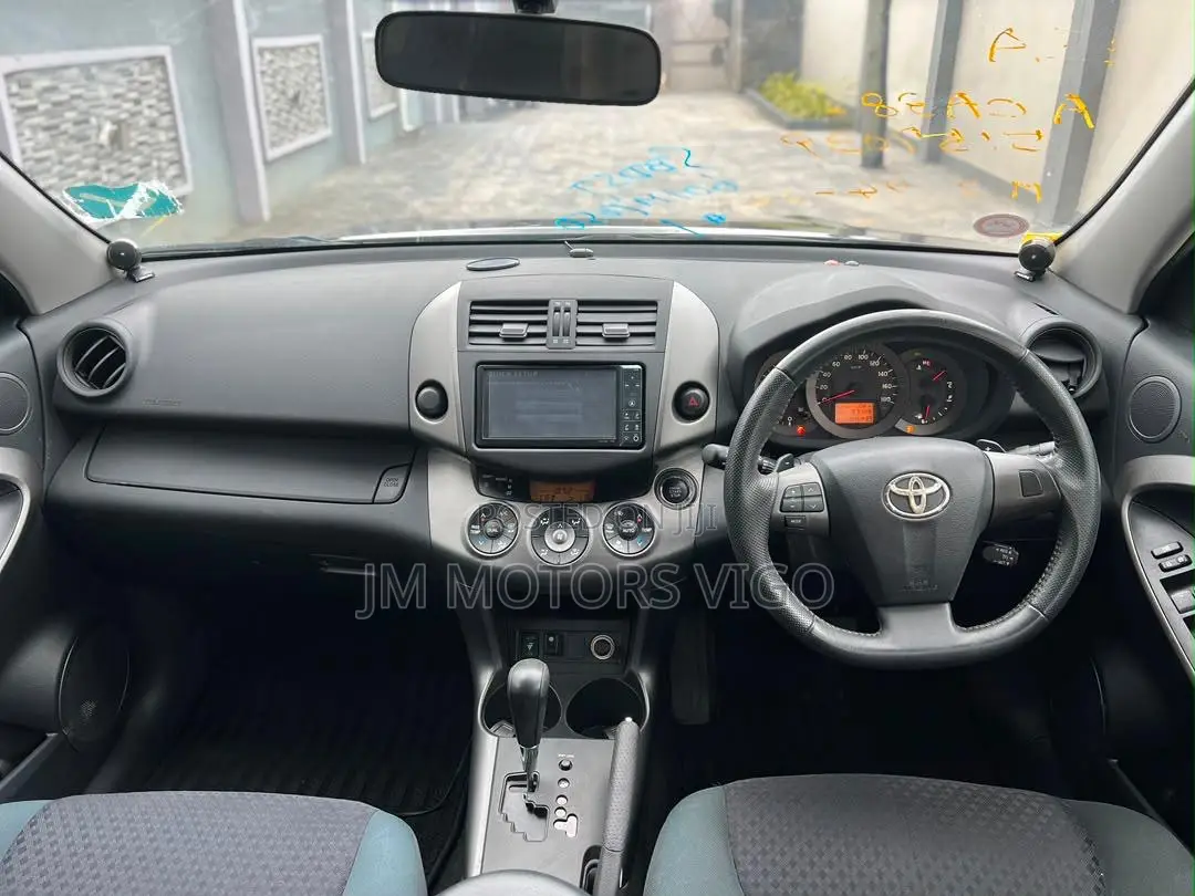 Toyota Vanguard 2011 Burgundy
