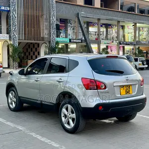 Nissan Dualis 2010 Silver