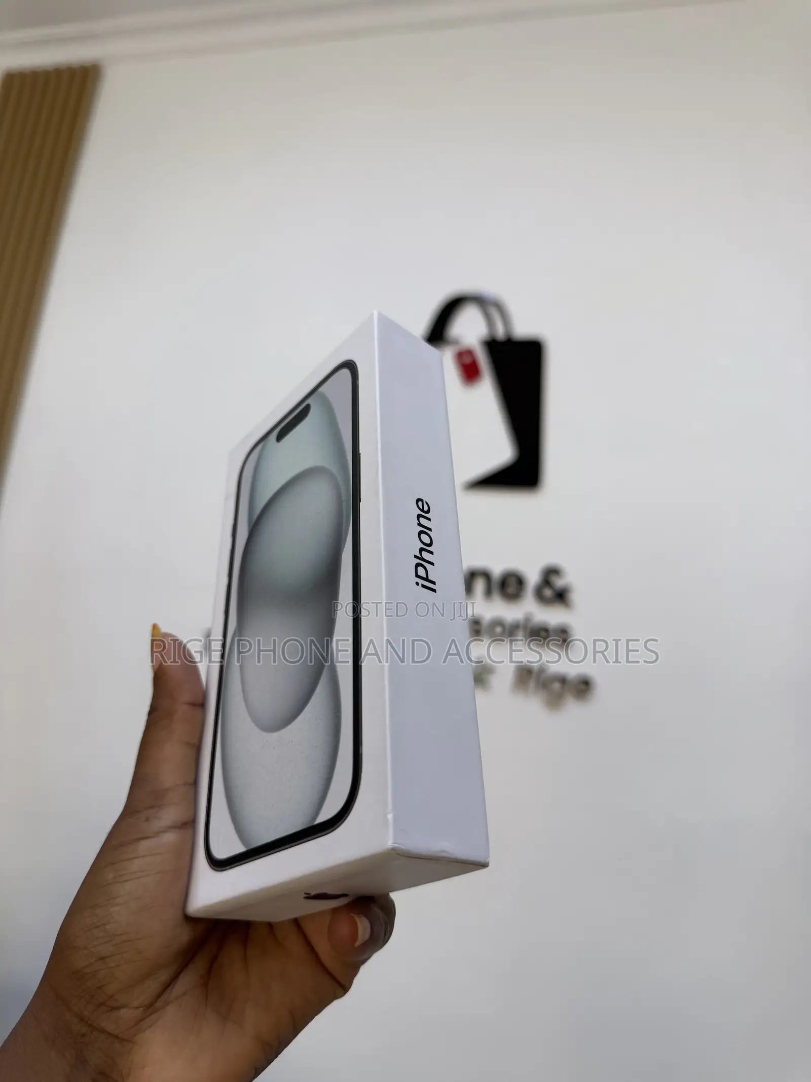 New Apple iPhone 15 128 GB Black