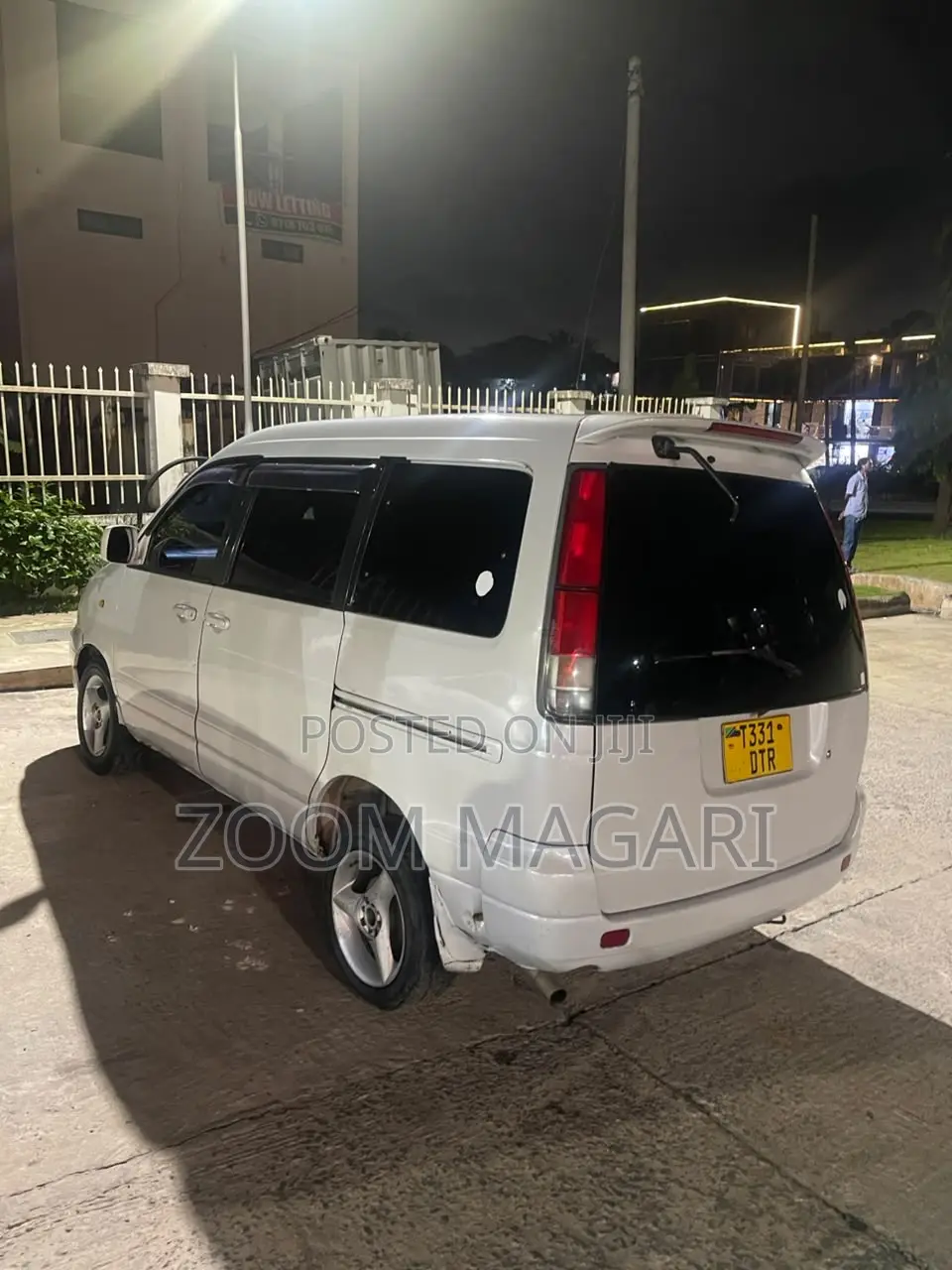 Toyota Noah 2001 White