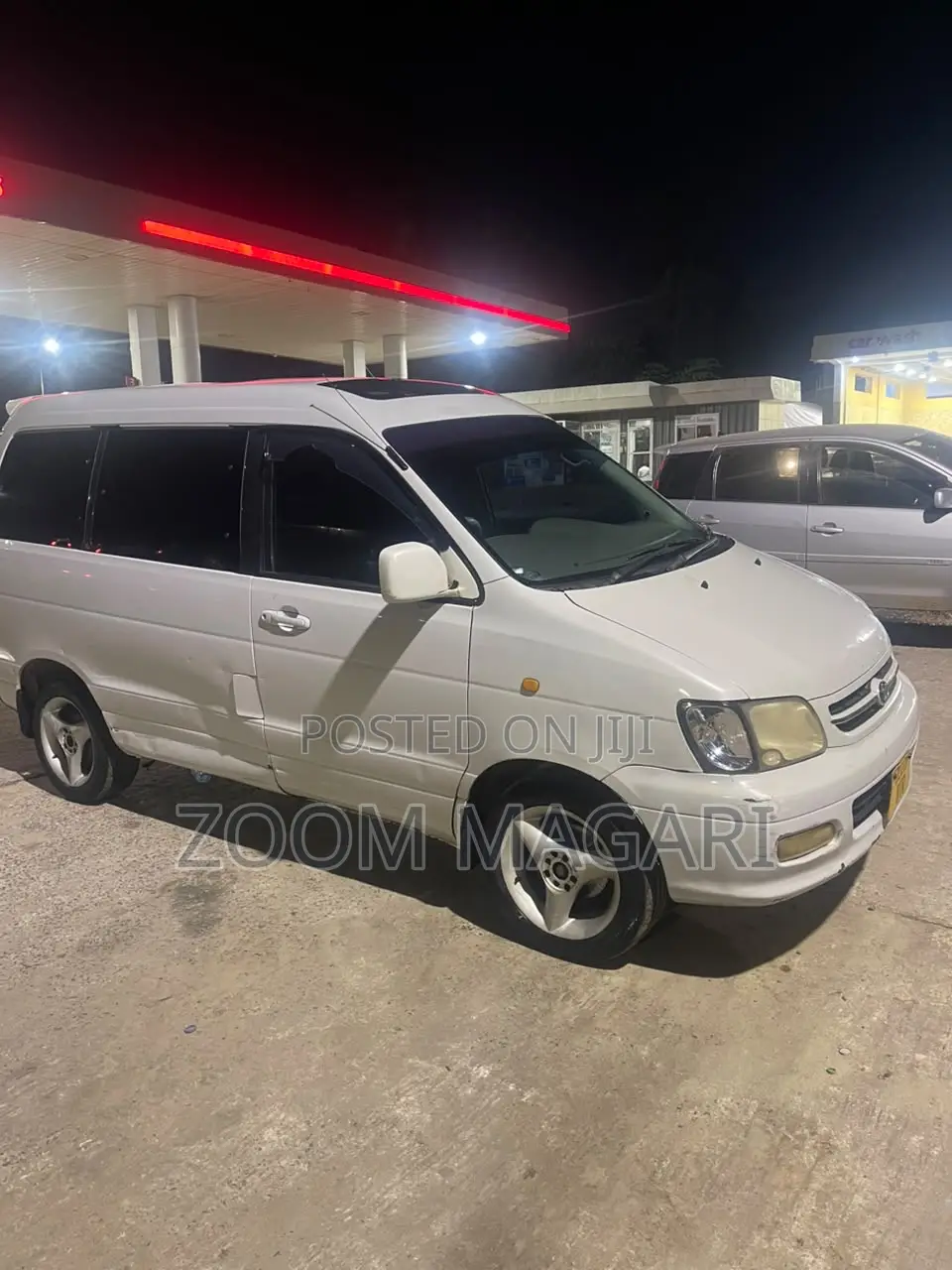 Toyota Noah 2001 White