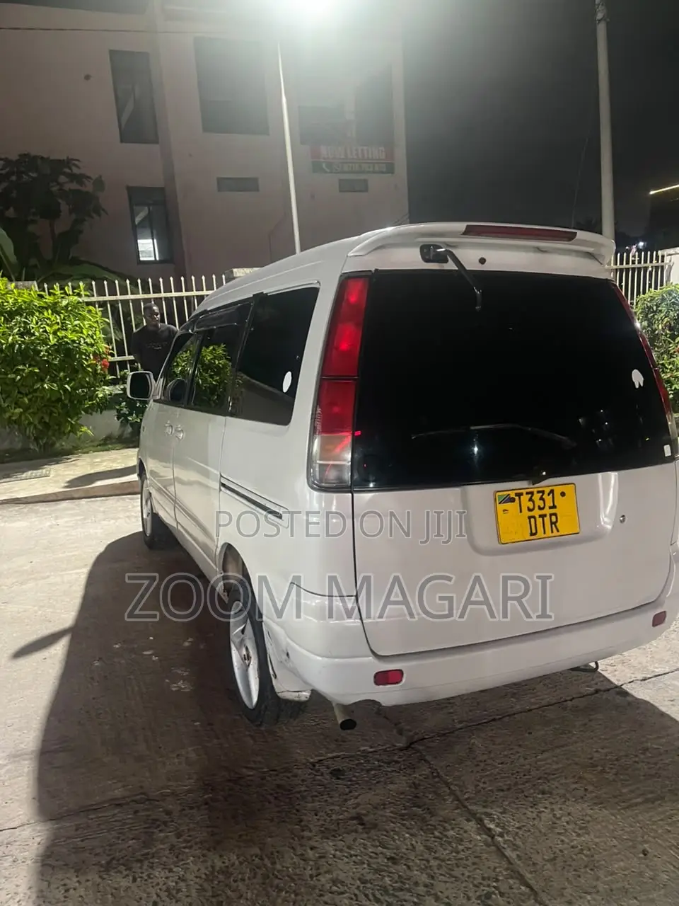 Toyota Noah 2001 White